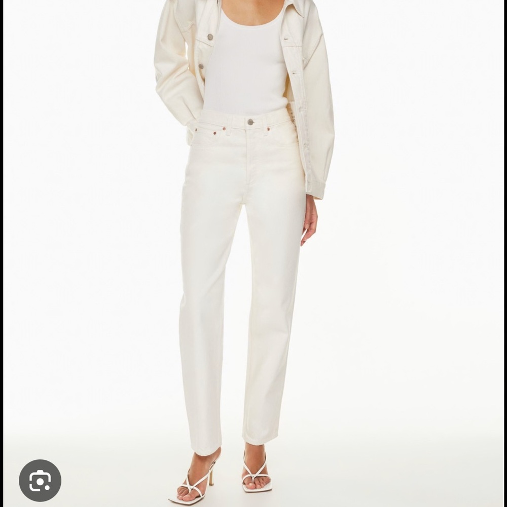 Aritzia Denim Forum Women's 90s Boyfriend High rise Loose White Cream Jeans